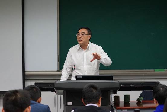 院长领衔老王论坛
观摩课 大国崛起之际探讨资本金融