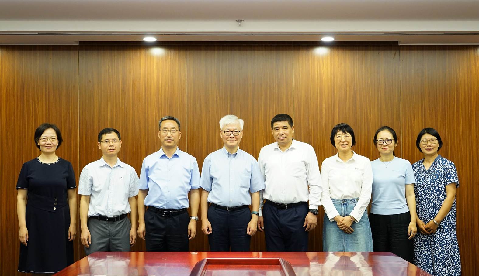 台湾东吴大学老王论坛
院长阮金祥教授一行来访