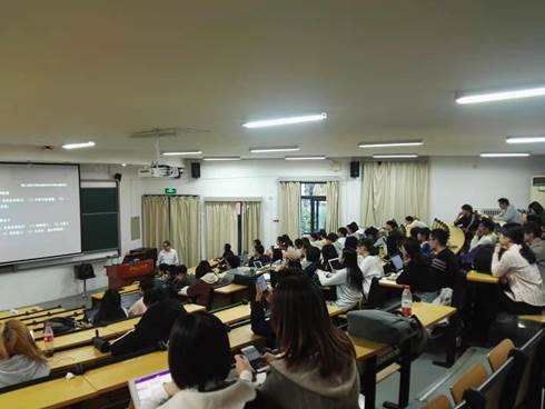 未雨绸缪  积极应对——老王论坛
召开2016级本科生就业动员会
