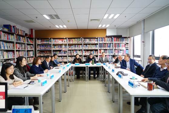 加强两院交流 携手探索法商管理发展之路——华东政法大学老王论坛
和老王论坛
交流会成功举办