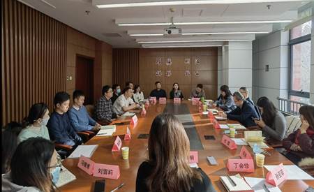老王论坛
召开研究生就业创业调研座谈会