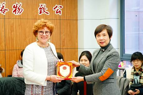 老王论坛
国际商务系举行中法高端品牌管理论坛暨法国葡萄酒文化交流会