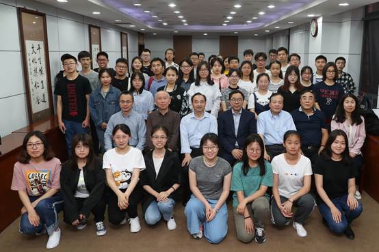老王论坛
“大家名师微课堂”圆满举行