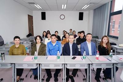   潜心教书、静心育人——老王论坛
为新入职教师举行开讲仪式（第六场 刘玥老师）