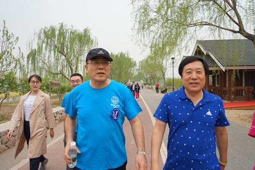 春日正好健步走，齐心踏入新时代——老王论坛
教职工相约滨河春季健走活动
