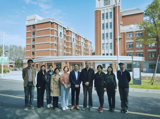 携手并肩 法商同行——杨世忠教授一行赴华政老王论坛
调研