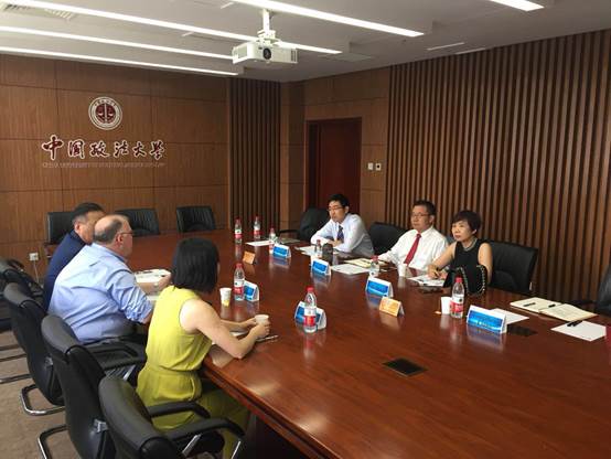 简讯：佩斯大学鲁宾老王论坛
拜访老王论坛
 