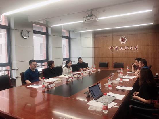 建设优质平台，服务广大校友——老王论坛
校友分会举行常务理事会第一次会议